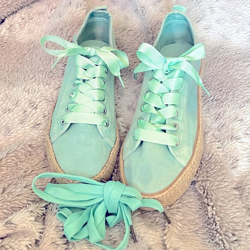 Pitas- Mint Green Canvas Sneakers